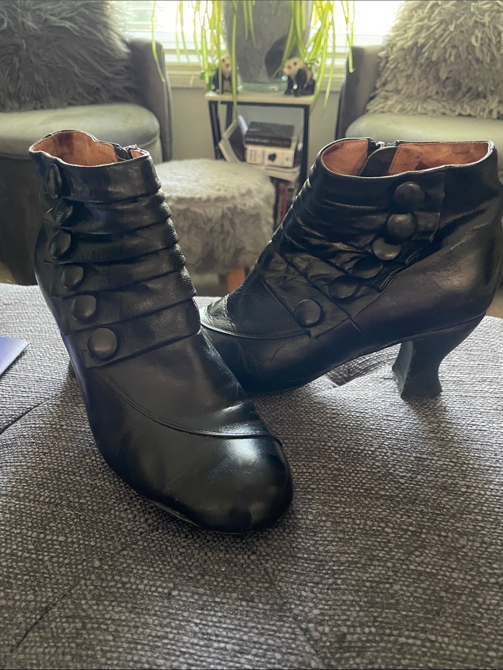 Miz mooz Black Button-Trim heeled Ankle Boots- black